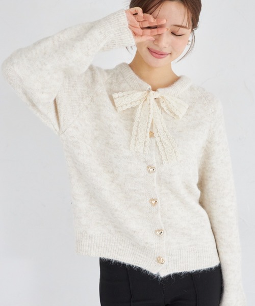 tocco closet（トッコ　クローゼット）の「【ZOZO限定】ハート釦レースボウタイニットカーディガン（カーディガン/ボレロ・レディース・アイボリー/ブラック/グレー・M）」の2枚目の写真