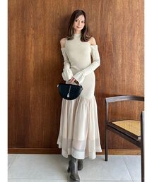 SNIDEL | Sustainableコールドショルダーニットワンピース(ワンピース)