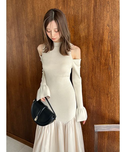 SNIDEL スナイデル コールドショルダーワンピース　新品　タグ付き SNIDEL（スナイデル）の「コールドショルダーワンピース（ワンピース