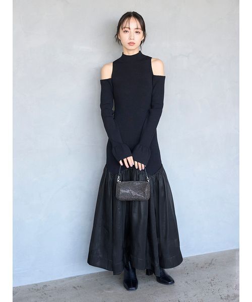 美品✴︎SNIDEL スナイデル コールドショルダーワンピース コールドショルダーロングワンピース(マキシ・ロングワンピース