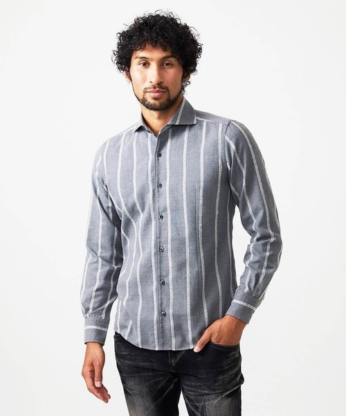 MICHEL KLEIN HOMME (ミッシェルクランオム)の「ストライプ柄長袖シャツ(シャツ/ブラウス・メンズ・グレー/ベージュ・MEDIUM/LARGE/X-LARGE)」の5枚目の写真