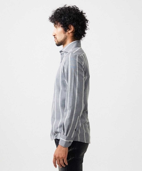 MICHEL KLEIN HOMME (ミッシェルクランオム)の「ストライプ柄長袖シャツ(シャツ/ブラウス・メンズ・グレー/ベージュ・MEDIUM/LARGE/X-LARGE)」の8枚目の写真