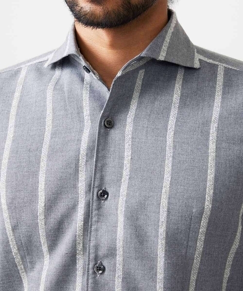 MICHEL KLEIN HOMME (ミッシェルクランオム)の「ストライプ柄長袖シャツ(シャツ/ブラウス・メンズ・グレー/ベージュ・MEDIUM/LARGE/X-LARGE)」の10枚目の写真