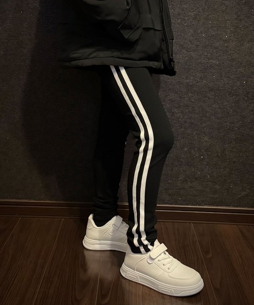 SHISKY（シスキー）の「ラインストレッチスムーススキニーパンツ キッズ ベビー（その他パンツ・キッズ・ブラック系その他/ブラック・80/90/95/100/110/120/130/140/150/160）」の2枚目の写真