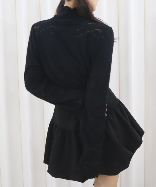 CECIL McBEE（セシルマクビー）の「レース切替ハイネックニットプルオーバー（ニット/セーター・レディース・ホワイト/ブラック・MEDIUM）」の6枚目の写真
