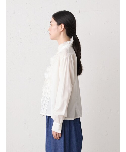 MidiUmi（ミディウミ）の「MidiUmi ピンタックレースシャツ（シャツ/ブラウス・レディース・オフホワイト/ブラック/アイボリー・FREE）」の9枚目の写真