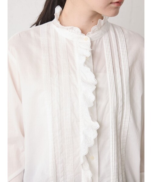 MidiUmi（ミディウミ）の「MidiUmi ピンタックレースシャツ（シャツ/ブラウス・レディース・オフホワイト/ブラック/アイボリー・FREE）」の11枚目の写真