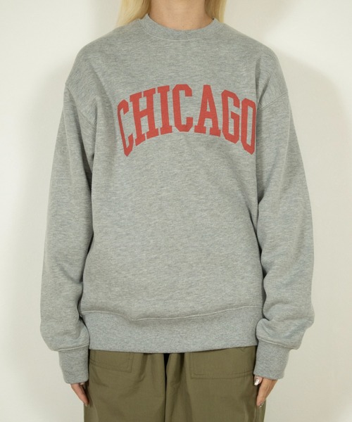 UNIVERSAL OVERALL（ユニバーサルオーバーオール）の「CHICAGO SWEAT/ロゴスウェット（スウェット・メンズ・オートミール/レンガ/ヘザーグレー/ブラック・M/L/XL/S/2XL）」の13枚目の写真