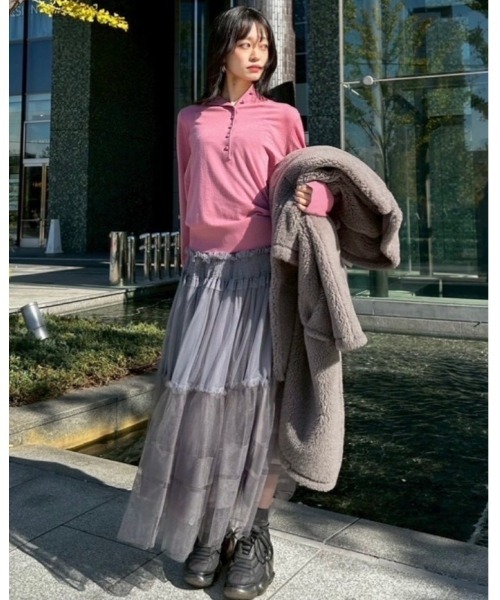 LE CIEL BLEU(ルシェルブルー)の「ボタンフロントハイネックニット / Button-Front High Neck Knit(ニット/セーター・レディース・ライトブルー/ブラック/ピンク・36)」の3枚目の写真