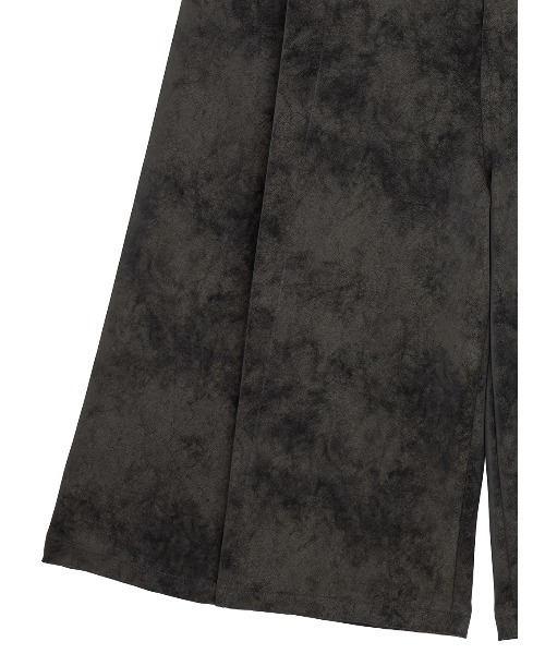 Ameri（アメリ）の「UND CRUSHED BERMUDA PANTS（その他パンツ・レディース・ブラック/ベージュ・SMALL/MEDIUM）」の10枚目の写真