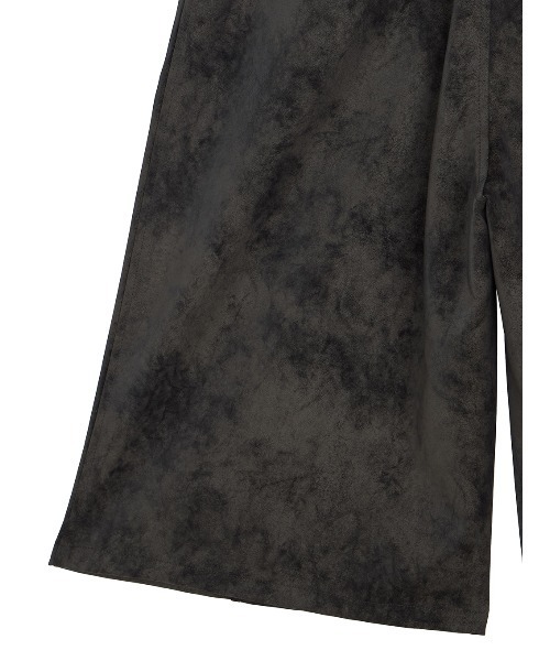 Ameri（アメリ）の「UND CRUSHED BERMUDA PANTS（その他パンツ・レディース・ブラック/ベージュ・SMALL/MEDIUM）」の13枚目の写真