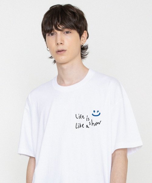 GRAVER（グレーバー）の「[ユニセックス]ドローイングスマイルライフロゴ半袖Tシャツ_ホワイト（Tシャツ/カットソー・レディース・ホワイト・SMALL/X-LARGE/LARGE/MEDIUM）」の2枚目の写真