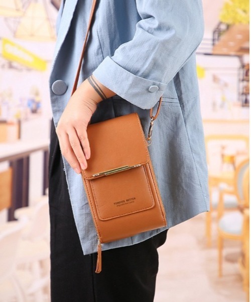 BACKYARD FAMILY(バックヤードファミリー)の「スマホポーチ kmini1402(ショルダーバッグ・レディース・グレー/ブラック/ライトグリーン/ワインレッド/イエロー/ピンク/ネイビー・FREE)」の11枚目の写真