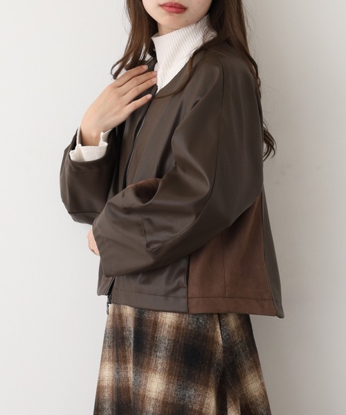 EGLANTINE(エグランティーヌ)の「EGLANTINE フェイクレザージャケット(ノーカラージャケット・レディース・ダークブラウン/チャコールグレー/ベージュ・38)」の8枚目の写真