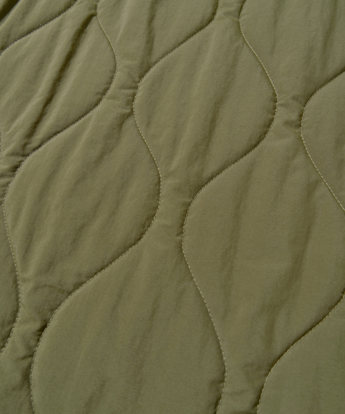 PHYPS MOTORCYCLE(フィップスモーターサイクル)の「Quilting Collarless Jacket Khaki(ダウンジャケット/コート・レディース・その他・SMALL/MEDIUM/LARGE/X-LARGE)」の10枚目の写真