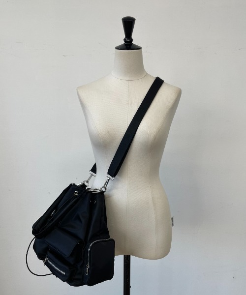 AIC.（エーアイシー）の「2WAYアウトポケットナイロンバック（ショルダーバッグ・レディース・ブラック/アイボリー・FREE）」の13枚目の写真