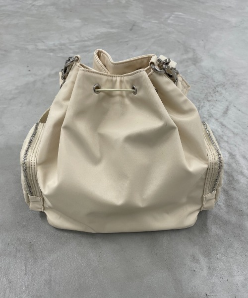 AIC.（エーアイシー）の「2WAYアウトポケットナイロンバック（ショルダーバッグ・レディース・ブラック/アイボリー・FREE）」の5枚目の写真