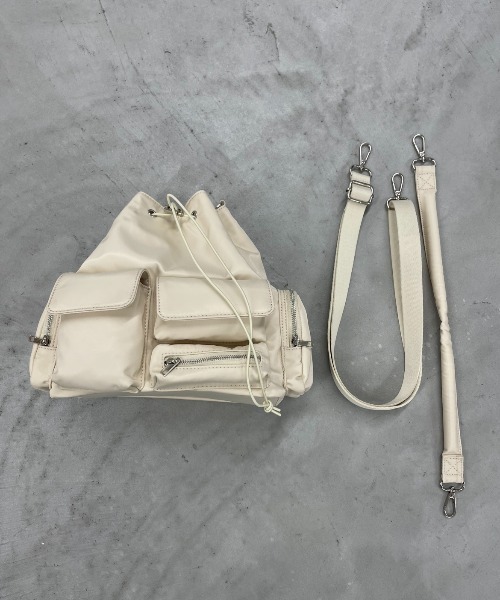 AIC.（エーアイシー）の「2WAYアウトポケットナイロンバック（ショルダーバッグ・レディース・ブラック/アイボリー・FREE）」の8枚目の写真