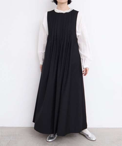 l'atelier du savon（アトリエドサボン）の「TRプリーツタックノースリワンピース（ワンピース・レディース・グレー/ブラック・FREE）」の2枚目の写真