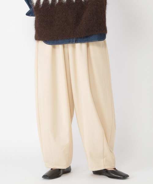 studio CLIP（スタディオクリップ）の「タックギャザーワイドパンツ[プチサイズあり]（その他パンツ・レディース・その他1/アイボリー/その他2/ブラック・FREE/PF）」の17枚目の写真