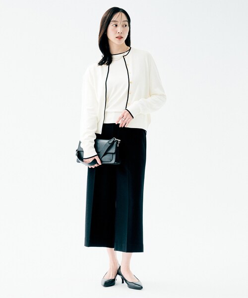 UNTITLED（アンタイトル）の「【アンサンブル可/洗える】ウォームスパンニット（ニット/セーター・レディース・ブラック系4/レッド系1/ライトグレー系4/ホワイト系7/ブルー系その他・48/44/04/02/00）」の21枚目の写真