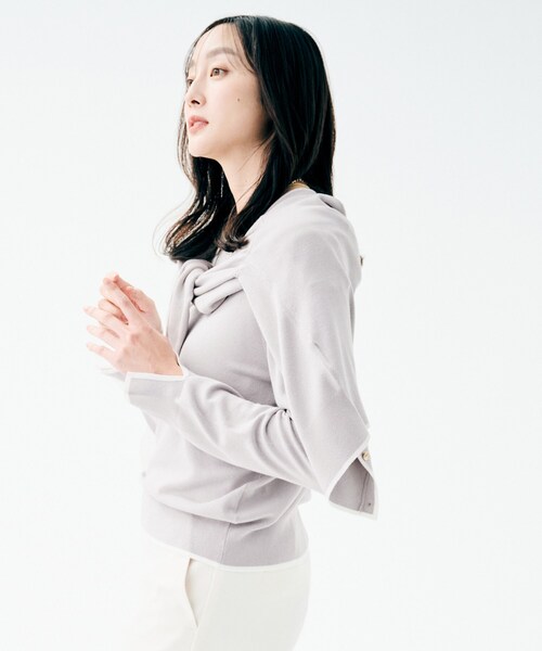 UNTITLED（アンタイトル）の「【アンサンブル可/洗える】ウォームスパンニット（ニット/セーター・レディース・ブラック系4/レッド系1/ライトグレー系4/ホワイト系7/ブルー系その他・48/44/04/02/00）」の18枚目の写真