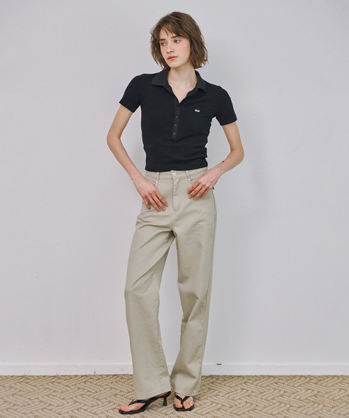 MARROT(マロット)の「スリムボタンカラーTシャツ_ブラック(ポロシャツ・レディース・ブラック・SMALL)」の2枚目の写真