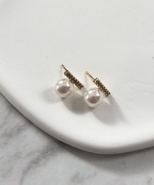 yu-ka（ユーカ）の「YU-KA:パールデザインピアス Pearl design pierce（ピアス（両耳用）・レディース・ゴールド・FREE）」の2枚目の写真