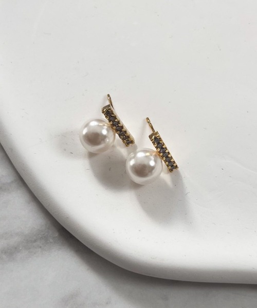 yu-ka（ユーカ）の「YU-KA:パールデザインピアス Pearl design pierce（ピアス（両耳用）・レディース・ゴールド・FREE）」の3枚目の写真