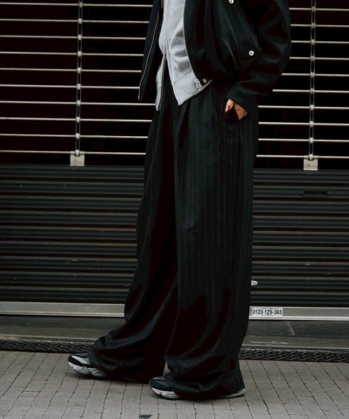 CONZ(コンズ)の「EX.stripe design trousers(スラックス・レディース・ブラック/グレー・S/XS)」の3枚目の写真