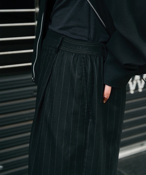 CONZ(コンズ)の「EX.stripe design trousers(スラックス・レディース・ブラック/グレー・S/XS)」の8枚目の写真