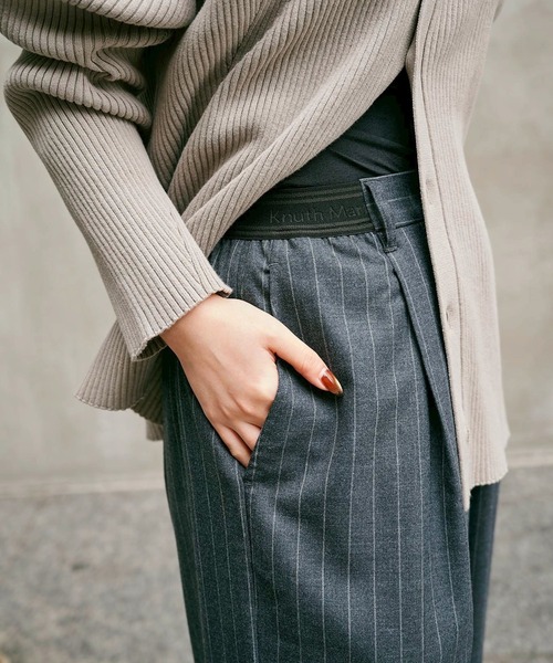 CONZ(コンズ)の「EX.stripe design trousers(スラックス・レディース・ブラック/グレー・S/XS)」の18枚目の写真