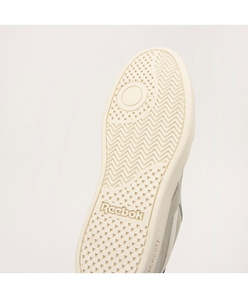 Reebok(リーボック)の「コートレトロ / COURT RETRO SA(スニーカー・メンズ・グレー/アイボリー・30.0cm/24.5cm/23.5cm/23.0cm/22.5cm/28.5cm/28.0cm/27.5cm/27.0cm/26.5cm/26.0cm/25.5cm/25.0cm/24.0cm)」の10枚目の写真