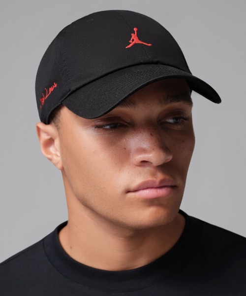 JORDAN BRAND（ジョーダンブランド）の「JORDAN BRAND U J CLUB CAP US CB FEMME JM / ジョーダン ブランド CLB US CB FEMME JM キャップ / NIKE【SP】（キャップ・メンズ・ブラック・M/L）」の4枚目の写真