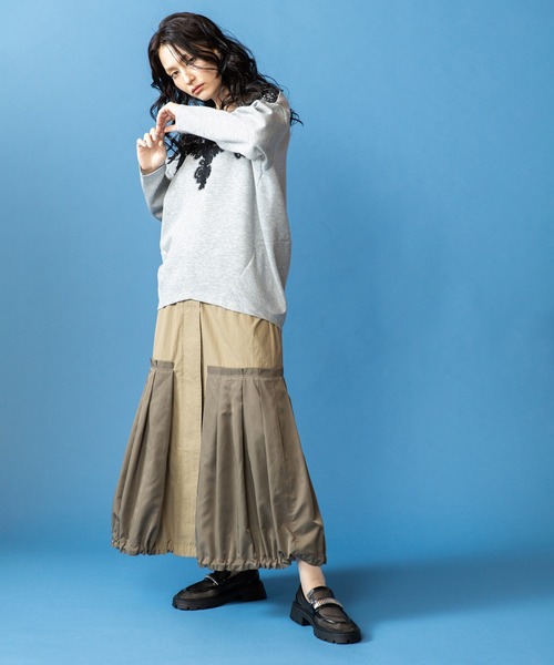 OSMOSIS（オズモーシス）の「レースモチーフVネックプルオーバー（Tシャツ/カットソー・レディース・ブラック/グレー/アイボリー・ONE SIZE）」の10枚目の写真