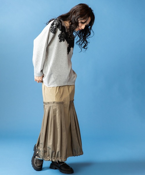 OSMOSIS（オズモーシス）の「レースモチーフVネックプルオーバー（Tシャツ/カットソー・レディース・ブラック/グレー/アイボリー・ONE SIZE）」の13枚目の写真