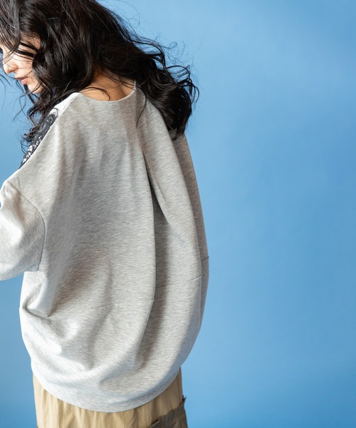 OSMOSIS（オズモーシス）の「レースモチーフVネックプルオーバー（Tシャツ/カットソー・レディース・ブラック/グレー/アイボリー・ONE SIZE）」の16枚目の写真