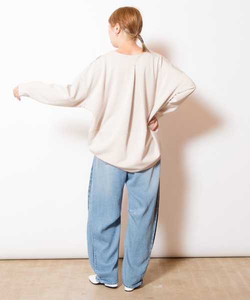 OSMOSIS（オズモーシス）の「レースモチーフVネックプルオーバー（Tシャツ/カットソー・レディース・ブラック/グレー/アイボリー・ONE SIZE）」の19枚目の写真