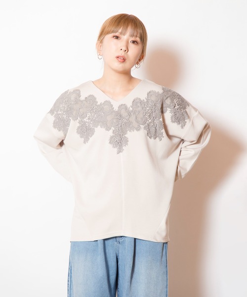 OSMOSIS（オズモーシス）の「レースモチーフVネックプルオーバー（Tシャツ/カットソー・レディース・ブラック/グレー/アイボリー・ONE SIZE）」の22枚目の写真