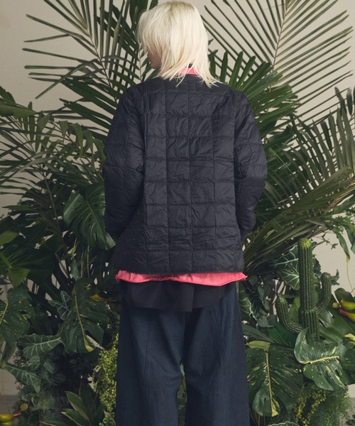 MAISON SPECIAL（メゾンスペシャル）の「《UNISEX》【TAION/タイオン】クルーネックボタン インナーダウン【MAISON SPECIAL/メゾンスペシャル】（ダウンジャケット/コート・メンズ・ブラック/ライトグレー/チャコールグレー・3/2/1/0）」の13枚目の写真