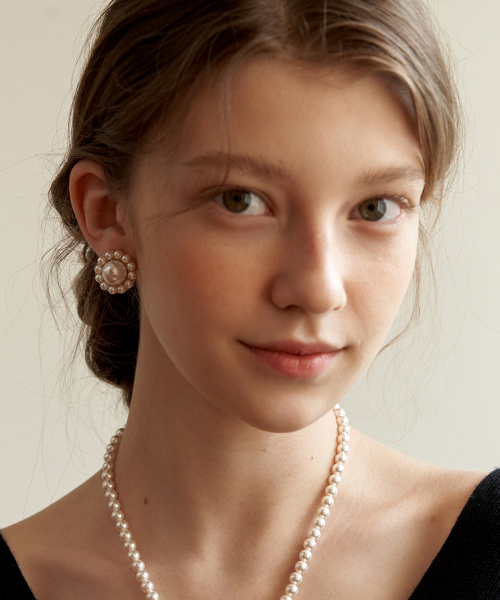 TATIANA（タチアナ）の「フルールパールポストピアス_EC1673（ピアス（両耳用）・レディース・ゴールド・FREE）」の2枚目の写真
