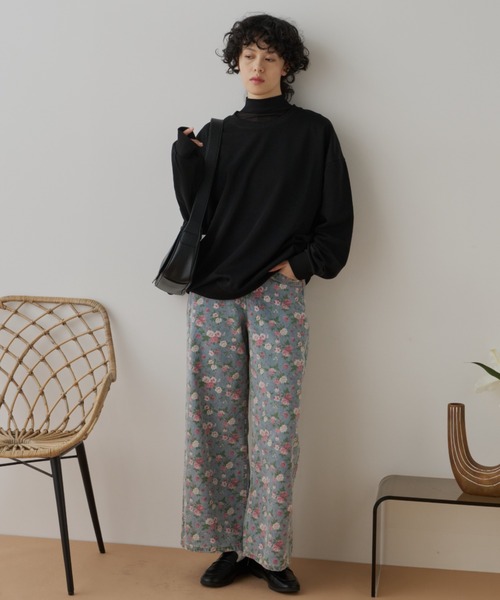 Libra Cue（リブラ キュー）の「フラワープリントデニムパンツ（デニムパンツ・レディース・ブルー・MEDIUM/LARGE）」の4枚目の写真