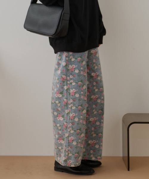 Libra Cue（リブラ キュー）の「フラワープリントデニムパンツ（デニムパンツ・レディース・ブルー・MEDIUM/LARGE）」の6枚目の写真
