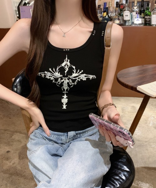 lilful（リルフル）の「【26年春夏新作】スタッズ付き Y2Kデザインタンクトップキャミソール（タンクトップ・レディース・ブラック/グレー/ホワイト/ブラウン・F）」の15枚目の写真