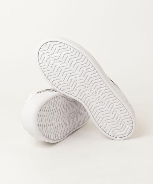 adidas(アディダス)の「アディダス adidas ストリートトーク・ボールド・シューズ(スニーカー・レディース・ホワイト×シルバー・23.0cm/23.5cm/24.0cm/24.5cm/25.0cm)」の3枚目の写真