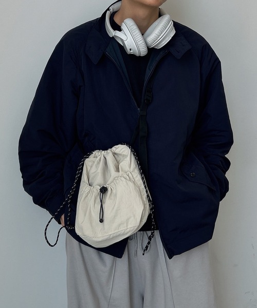 UNDERSTATEMENTs（アンダーステイトメント）の「【ユニセックス】巾着ショルダーバッグ（ショルダーバッグ・メンズ・ホワイト系その他/ピンク/ベージュ/オフホワイト/ブラック系その他/カーキ/ブラック・FREE）」の19枚目の写真