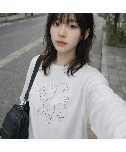 GRAVER（グレーバー）の「[ユニセックス]スタッドドットポニーロングスリーブTシャツ_3カラー（Tシャツ/カットソー・レディース・ホワイト/チャコール/ブラック・MEDIUM/LARGE/SMALL）」の2枚目の写真