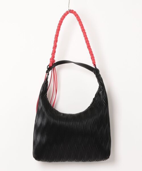 Desigual（デシグアル）の「Embossed wave hobo bag with rope trim / エンボスウェーブホーボーバッグ（ショルダーバッグ・レディース・ブラック・FREE）」の4枚目の写真