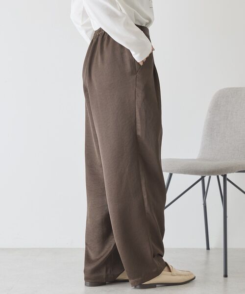 AMERICAN HOLIC(アメリカンホリック)の「【イージーケア】サテンカーブパンツ(その他パンツ・レディース・ネイビー/ライトカーキ/ライトベージュ/ブラウン・L/M)」の19枚目の写真