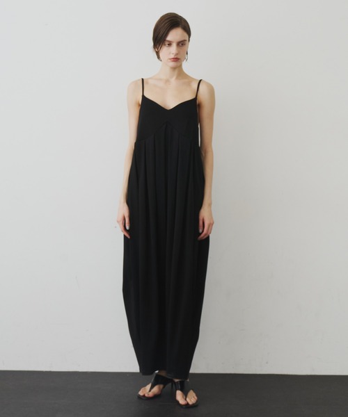 LA BELLE ETUDE（ラベルエチュード）の「タックボリュームカットワンピース（ワンピース・レディース・ブラック/ピンク/チャコールグレー・1/0）」の7枚目の写真